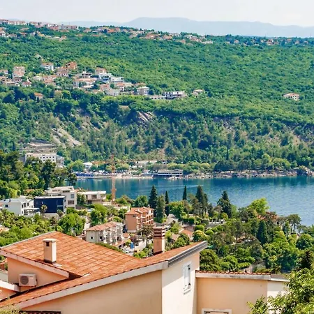 Apartment In With Terrace, Air Conditioning, Wi-fi, Washing Machine Opatija