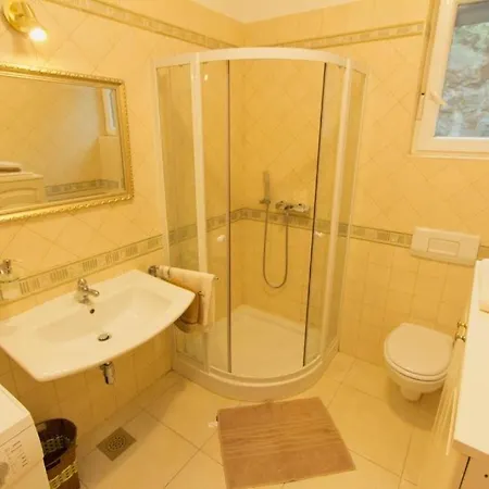 In With Terrace, Air Conditioning, Wi-fi, Washing Machine Apartment *