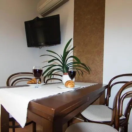 In With Terrace, Air Conditioning, Wi-fi, Washing Machine Apartment