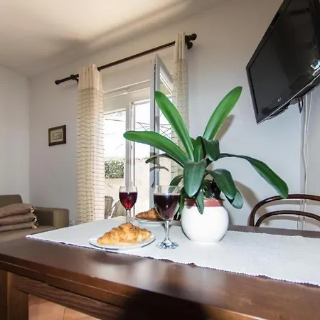 In With Terrace, Air Conditioning, Wi-fi, Washing Machine Apartment Opatija